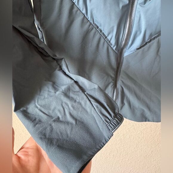 J.Lindeberg Women’s Shield Hybrid Golf Jacket Sz XS Blue PrimaLoft Windproof EUC - Picture 5 of 11